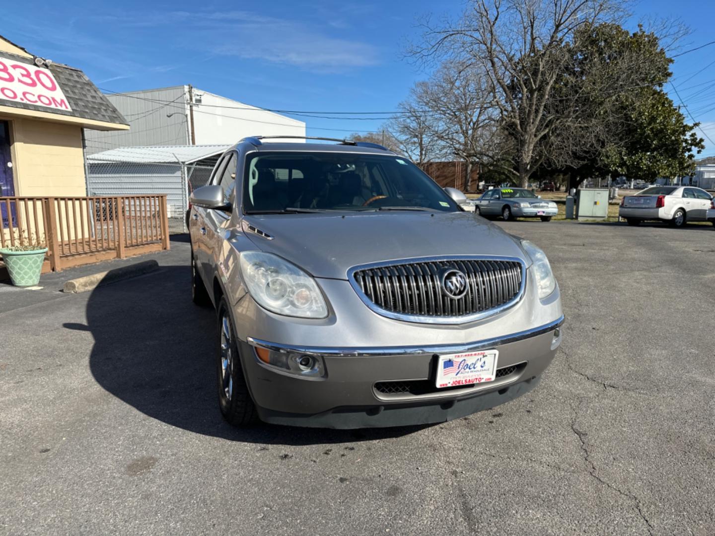 2008 Silver Buick Enclave CXL AWD (5GAEV23718J) with an 3.6L V6 DOHC 24V engine, 6-Speed Automatic Overdrive transmission, located at 5700 Curlew Drive, Norfolk, VA, 23502, (757) 455-6330, 36.841885, -76.209412 - Photo#5